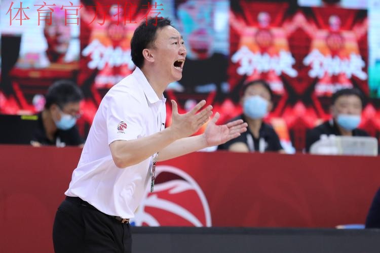 青岛男篮为何输山东?赛后刘维伟一针见血:情绪化,最后不该上他 青岛男篮为何输山东?赛后刘维伟一针见血:情绪化,最后不该上他