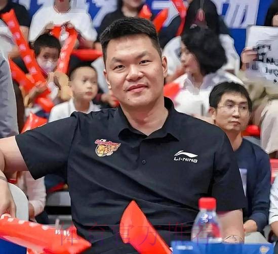 场均19+5+4!男篮顶级锋线示好广东队,或被朱芳雨下重本挖走? 场均19+5+4!男篮顶级锋线示好广东队,或被朱芳雨下重本挖走?