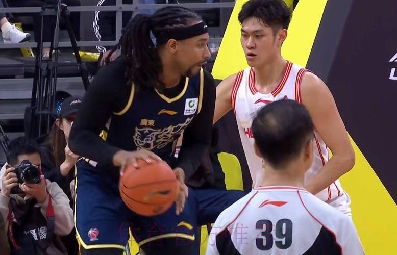 场均19+5+4!男篮顶级锋线示好广东队,或被朱芳雨下重本挖走? 场均19+5+4!男篮顶级锋线示好广东队,或被朱芳雨下重本挖走?